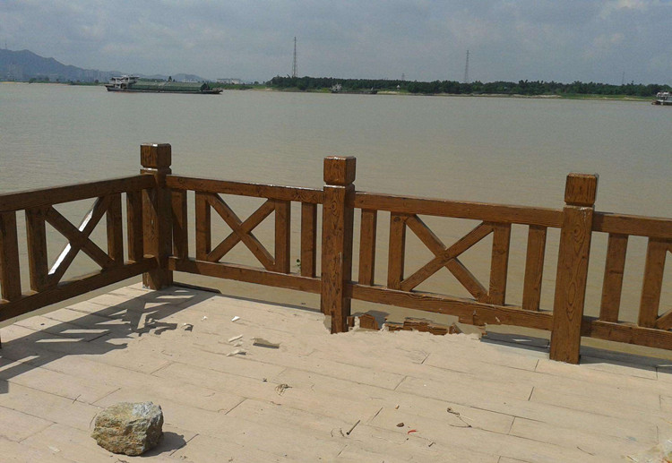 ��ľ����